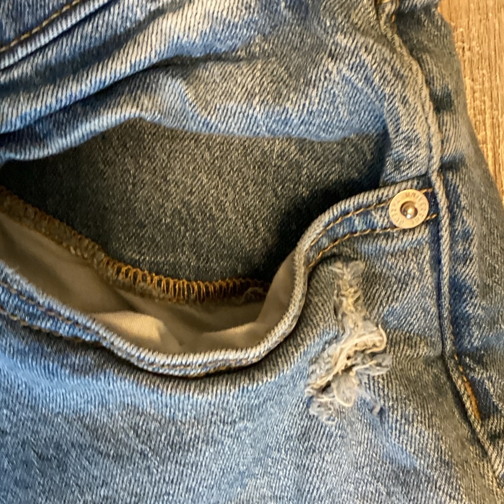 Universal Thread Women’s High Rise Jeans - Picture 4 of 5